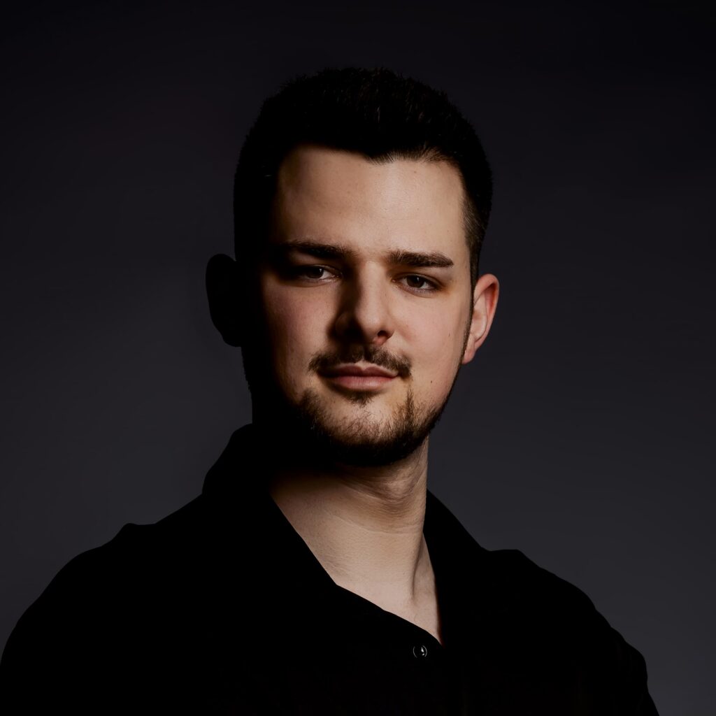 Szymon Kwiatkowski Grafik Komputerowy Web Designer